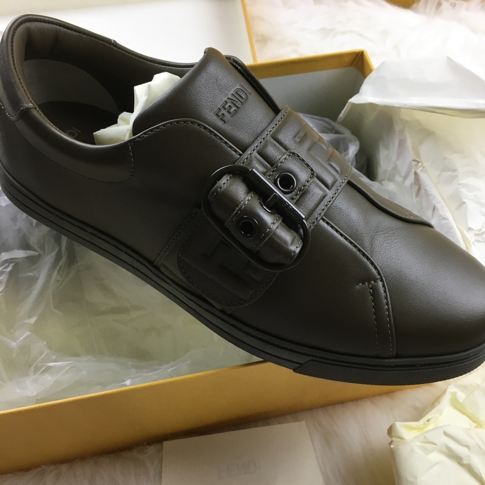 FENDI MINIMALIST BUCKLED SNEAKERS SIZE 40 NWT - Picture 2 of 6